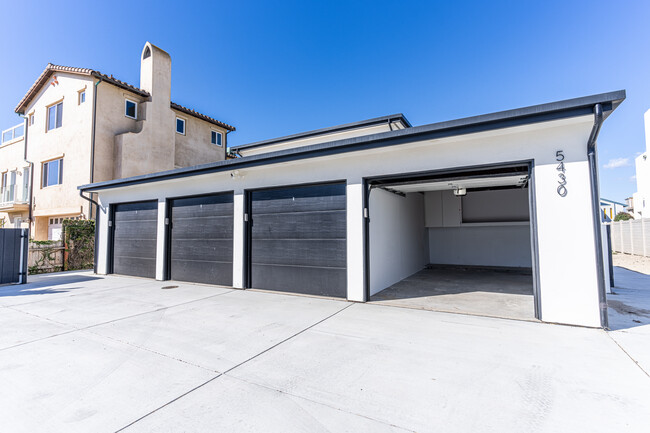 Garage - 5430 Driftwood St