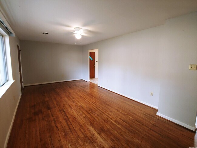 Foto del edificio - 6707 Stonecrest Dr