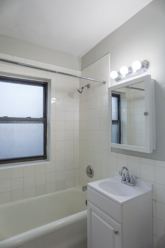 Photo - 922 W Eastwood Ave Apartment