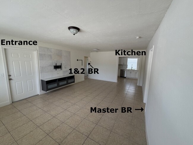 Building Photo - 713 SW 5th Ct