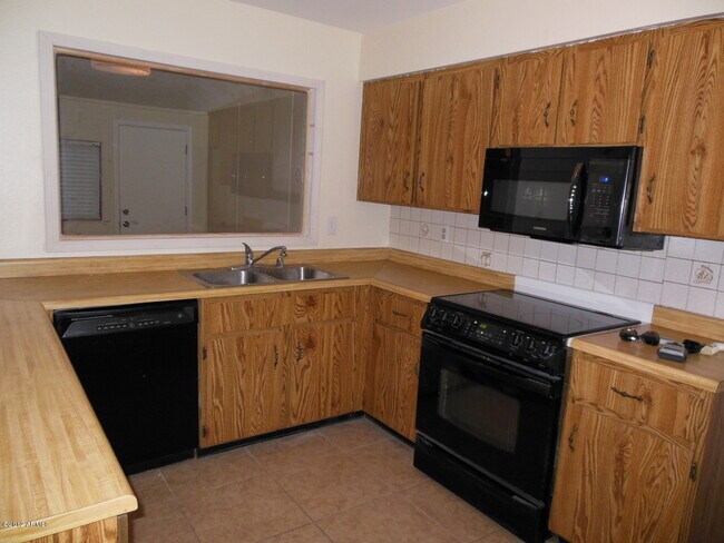 Foto del edificio - 7203 W Hatcher Rd