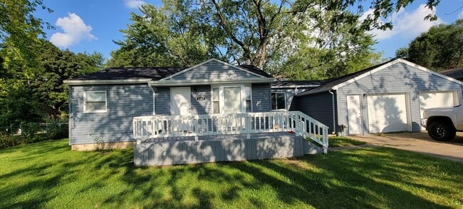 Building Photo - 1327 Potter Blvd