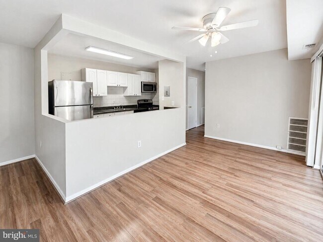 Foto del edificio - 5107 Crossfield Ct