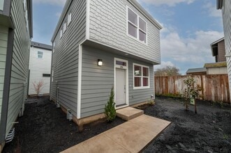 Building Photo - 2804 Crater Ln