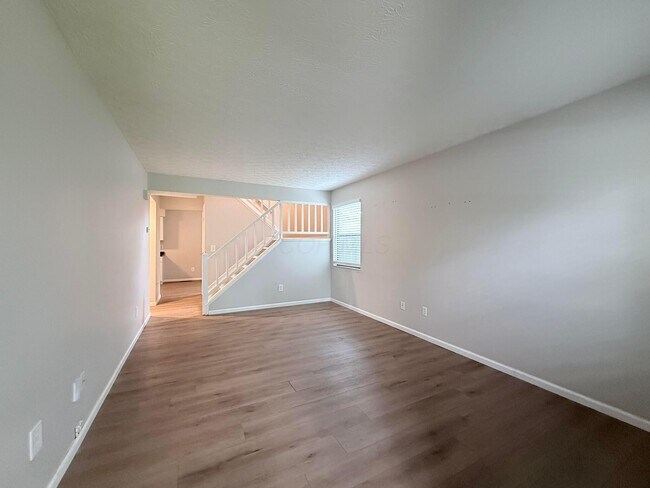 Foto del edificio - 4849 Herndon Dr