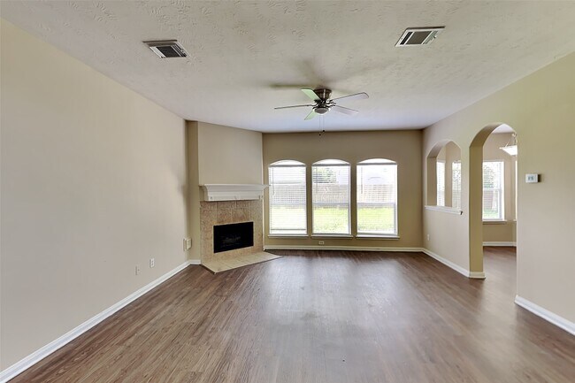 Foto del edificio - 5122 Chase Park Gate St