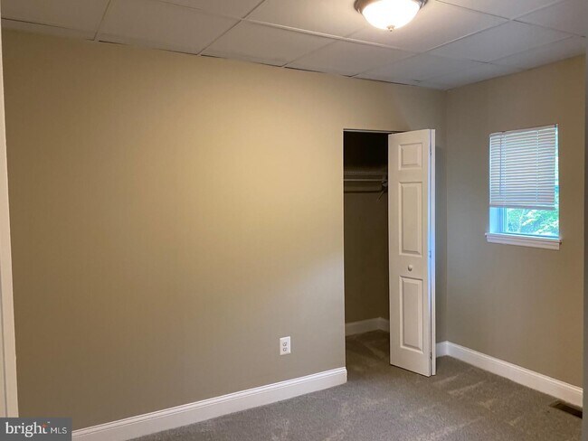 Building Photo - 309 Pangia Ave