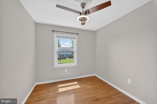 Foto del edificio - 21228 McFadden Square