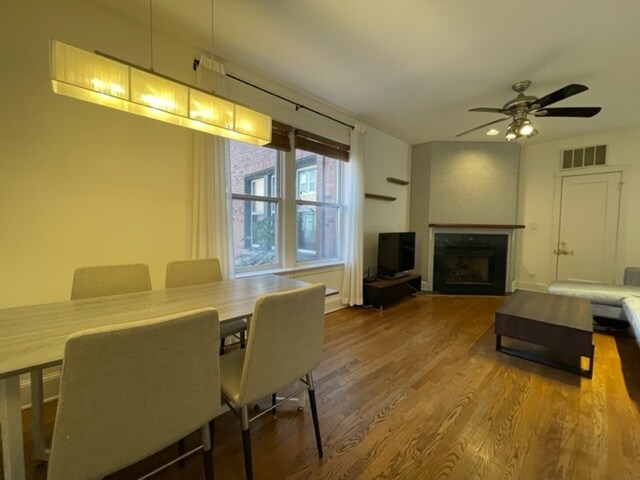 Building Photo - 2022 N Burling St