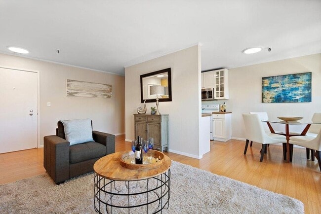 Building Photo - Updated Condo Steps from Lake Merritt with Parking and Utilities Included