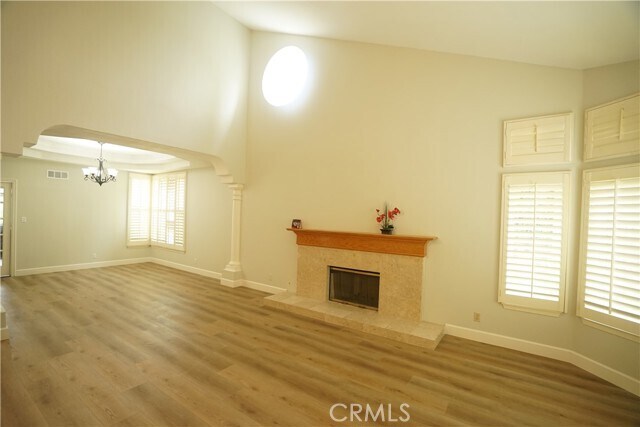 Building Photo - 1977 Saleroso Dr