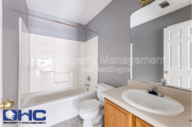 Photo - 513 Connally St SE House