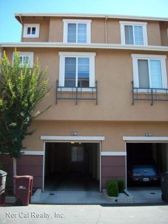 Building Photo - 2 br, 2.5 bath House - 752 City Walk Place #2