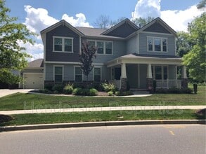 Building Photo - 10728 Vanguard Pkwy