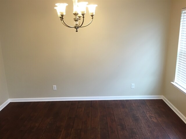 Foto del edificio - 512 Windsong Dr