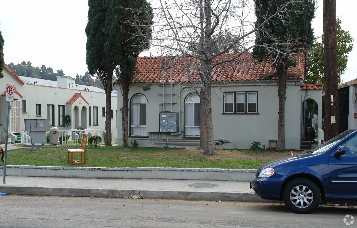Building Photo - 312-318 E Palmer Ave