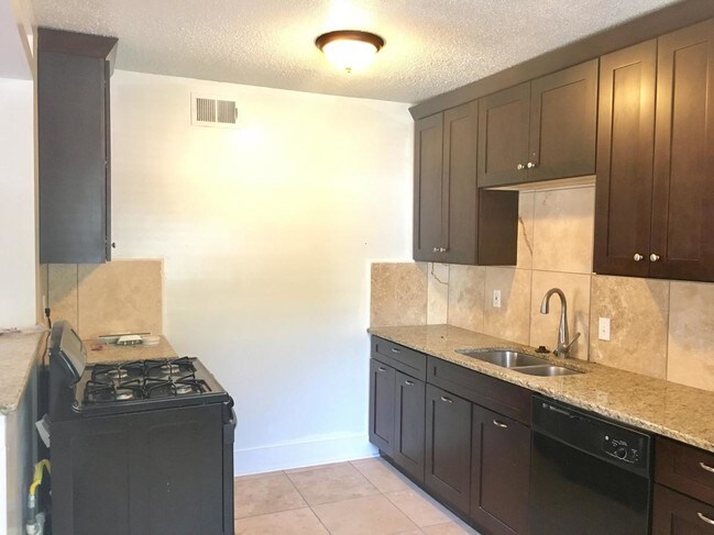 Foto del edificio - 4326 Roanoke Pkwy