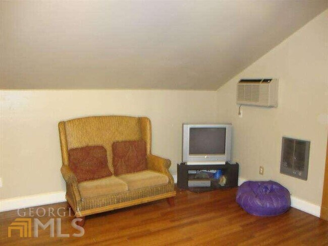Building Photo - 3473 Shorelake Dr