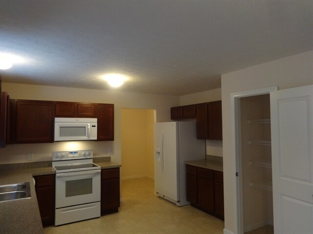 Building Photo - 575 Virginia St