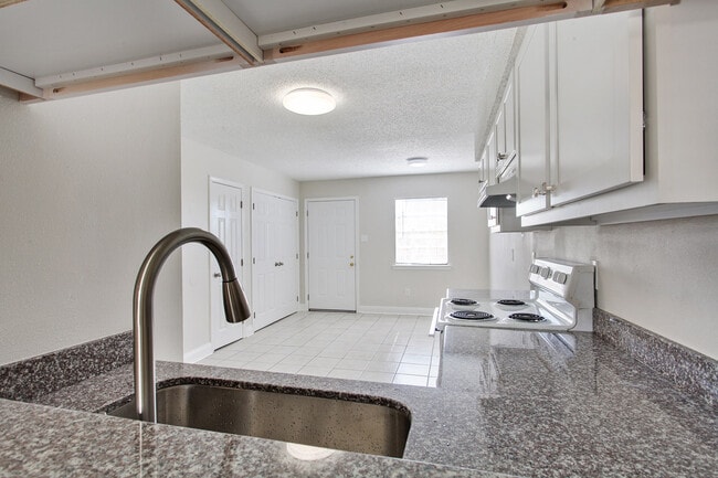 Building Photo - 8897 Richmond Dr