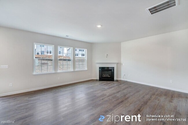 Building Photo - 5 br, 3.5 bath House - 265 Kennerly Center...