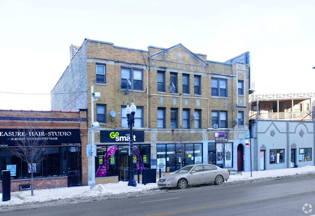 Primary Photo - 4421-4425 N Broadway St