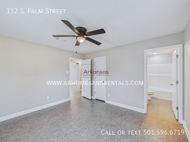 Building Photo - 112 S Palm St