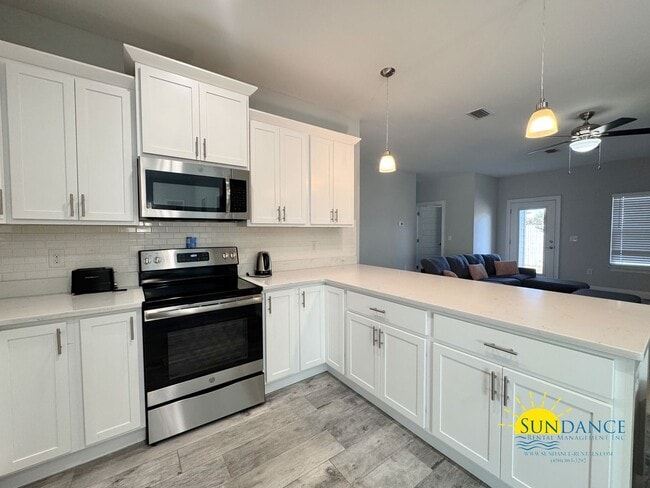 Building Photo - FURNISHED 3-Bedroom, 2-Bath Home with Premium Features in Navarre, Florida!