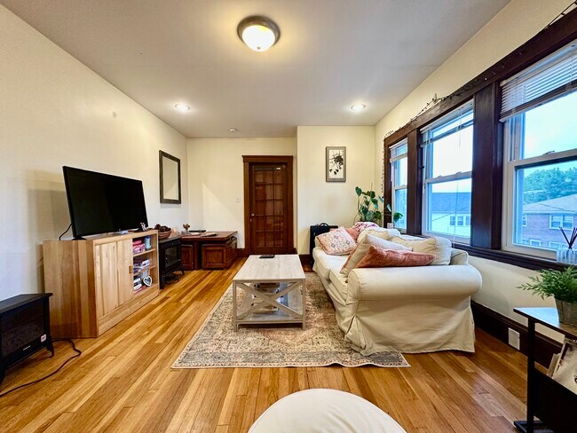 Foto del edificio - 112 Colborne Rd