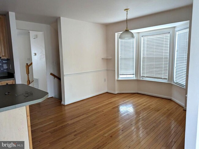 Building Photo - 82 Eldon Dr