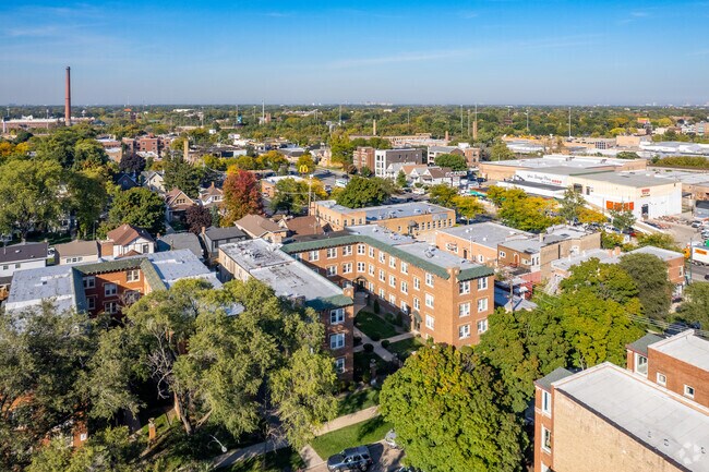 Aerial Photo - 4814-4822 W Hutchinson St