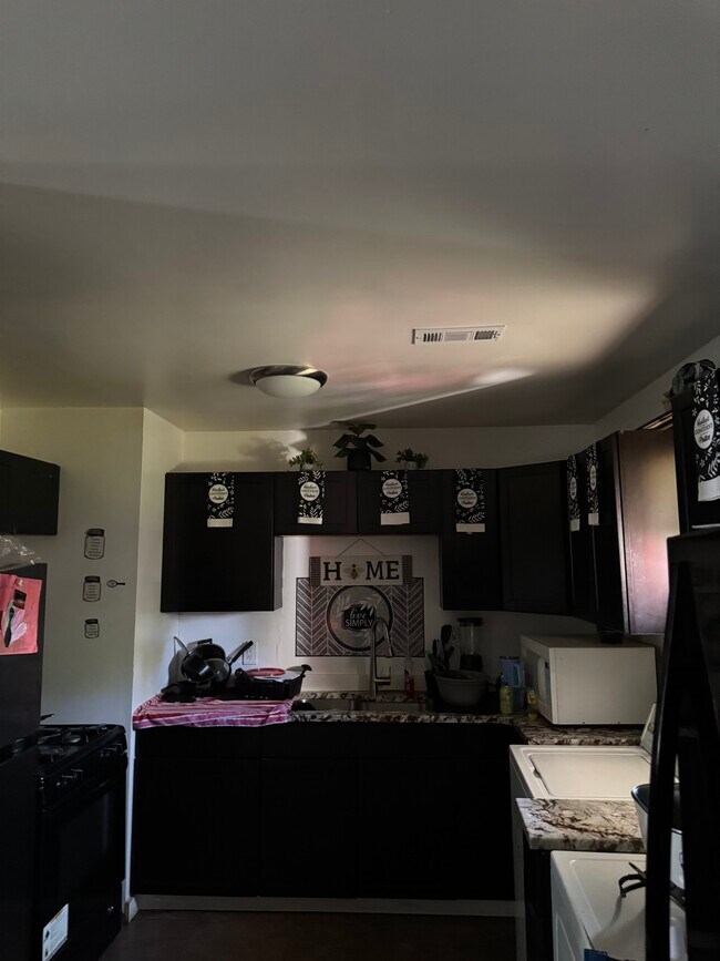 Foto del edificio - 4134 W 23rd Ave