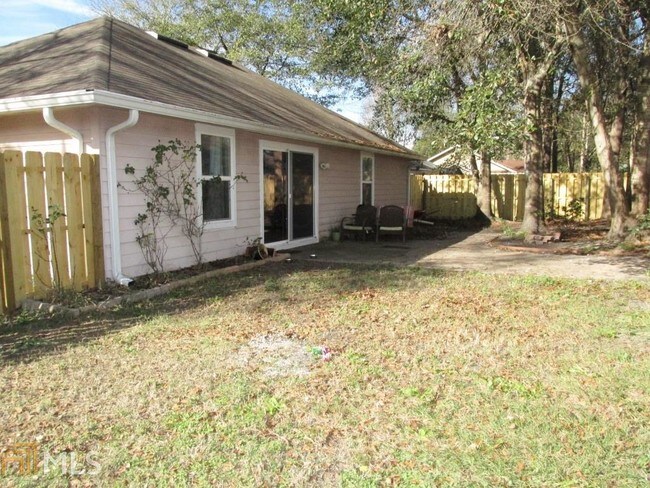Building Photo - 400 McIntosh Dr