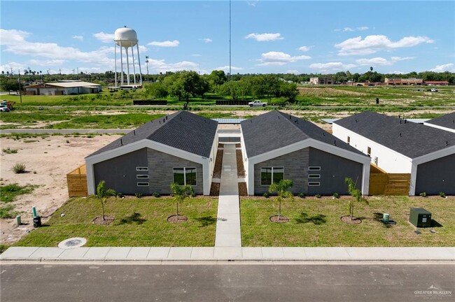 Building Photo - 2609 Mockingbird Rd