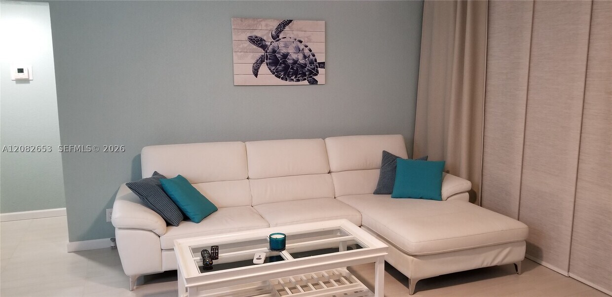 Building Photo - 4627 Bougainvilla Dr