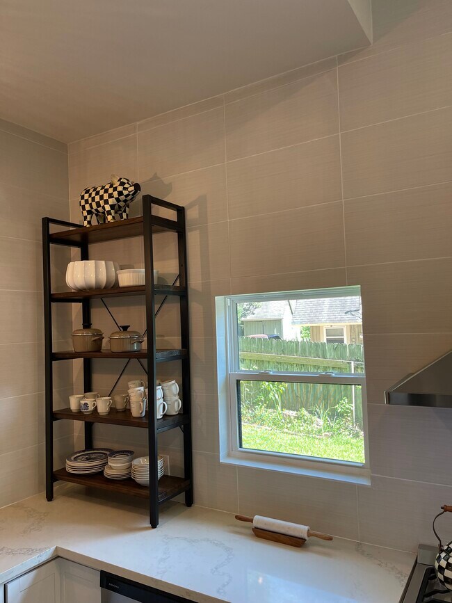 Building Photo - 138 Paradise Valley Dr