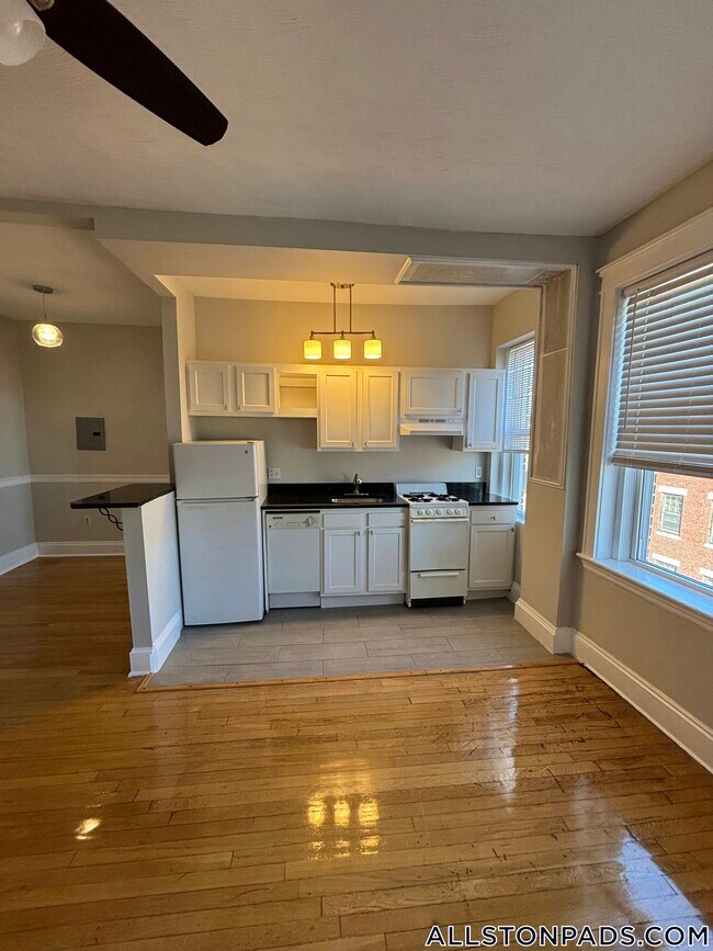 Foto del edificio - 1185 Commonwealth Ave