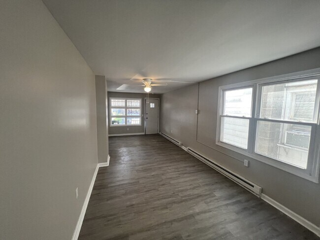 Building Photo - AVAILABLE NOW! Newly Updated 3BR!