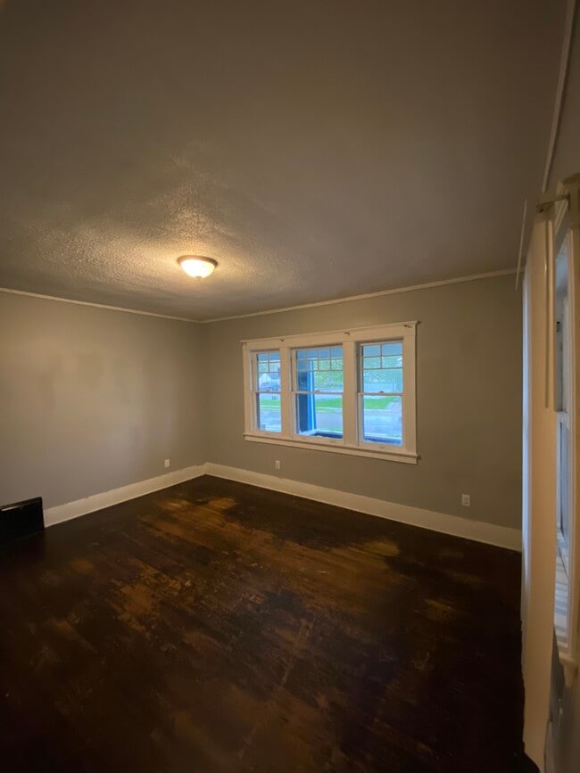 Living Room - 33 Frelinghuysen Ave