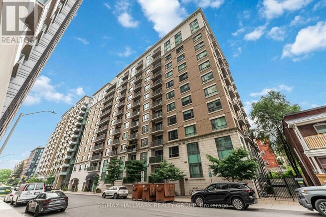 Building Photo - 200 Besserer St