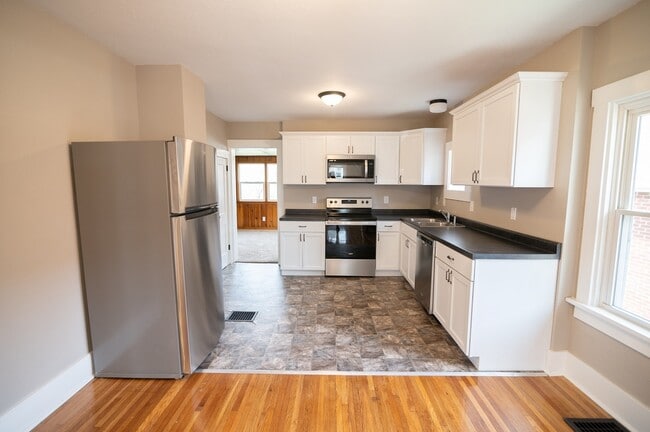 Foto del edificio - 1305 Cottage Ln
