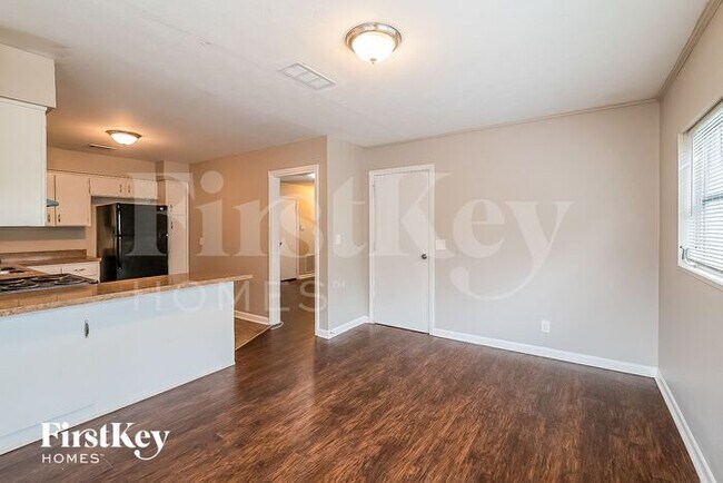 Building Photo - 5815 Fiat Ln