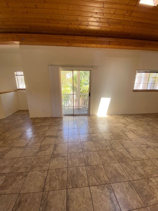Building Photo - 6564 Del Playa Dr