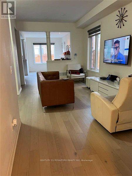 Building Photo - 12 Foliage Dr