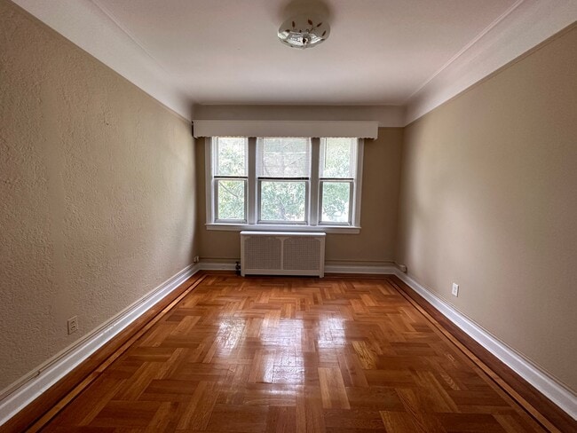 Photo - 2036 Colonial Ave Apartment