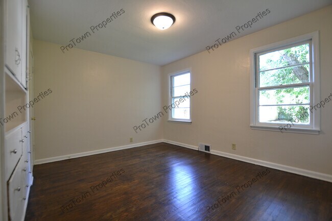Foto del edificio - 1421 Burry St
