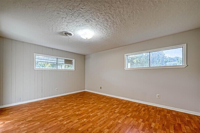 Building Photo - 4870 Clover St