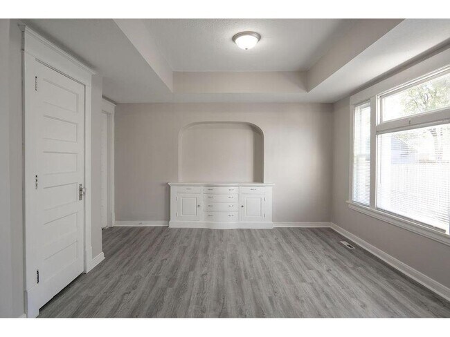 Building Photo - 1606 Concordia Ave