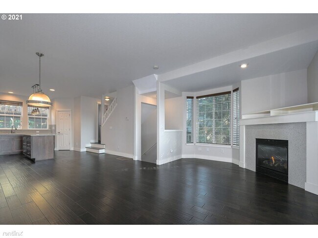 Building Photo - 15300 SW Pumice Ln