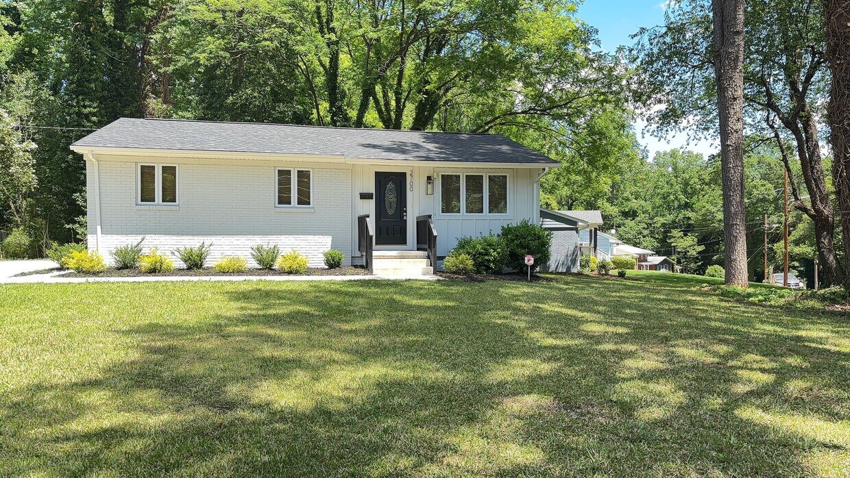 Foto principal - Cozy, Ranch-Style home located in Glendale...